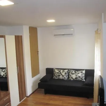 In With Terrace, Air Condition, Wifi, Washing Machine