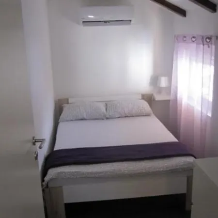 In With Terrace, Air Condition, Wifi, Washing Machine Apartment *